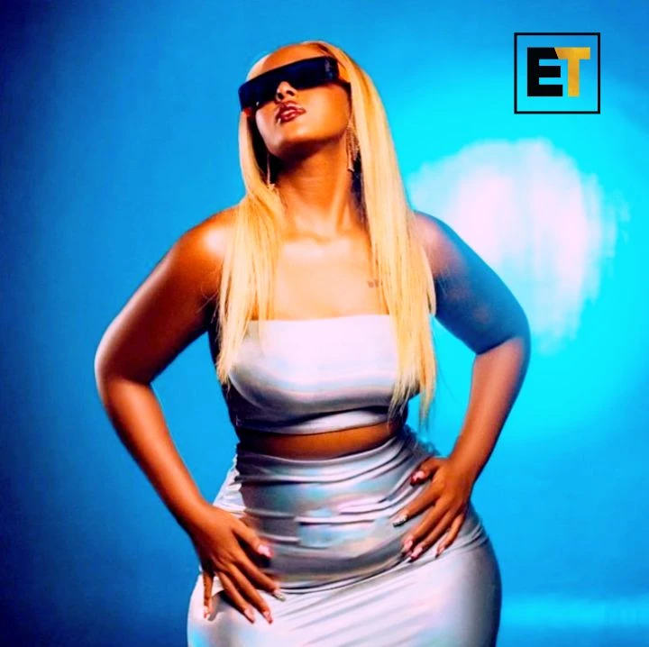 Mummy Yo Ft John Blaq - Laika